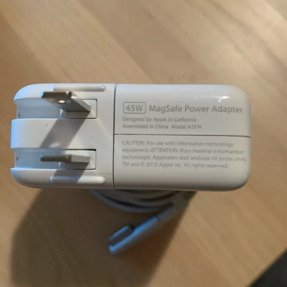 Apple 45W MagSafe Charger